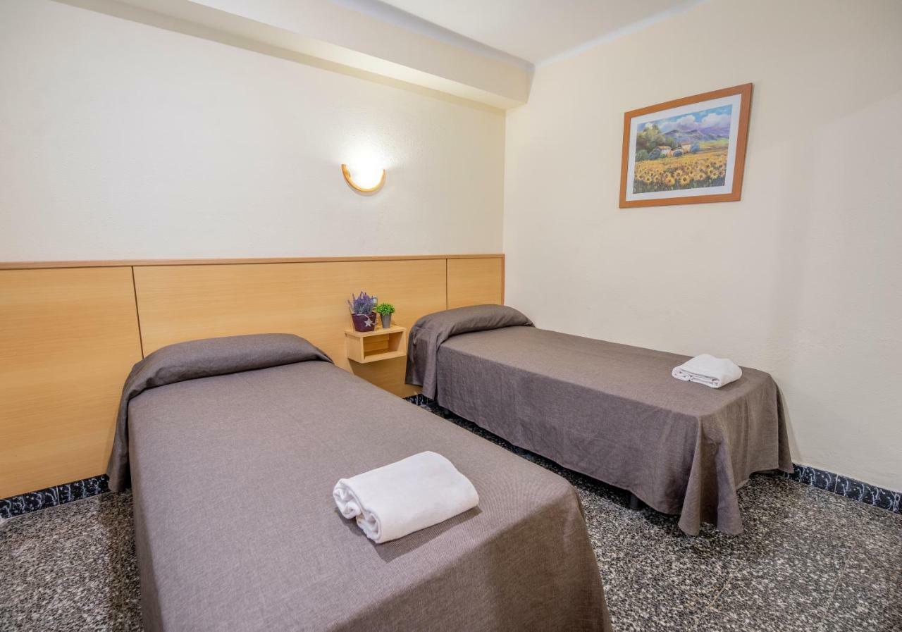 Rentalmar Goya Salou Exteriör bild